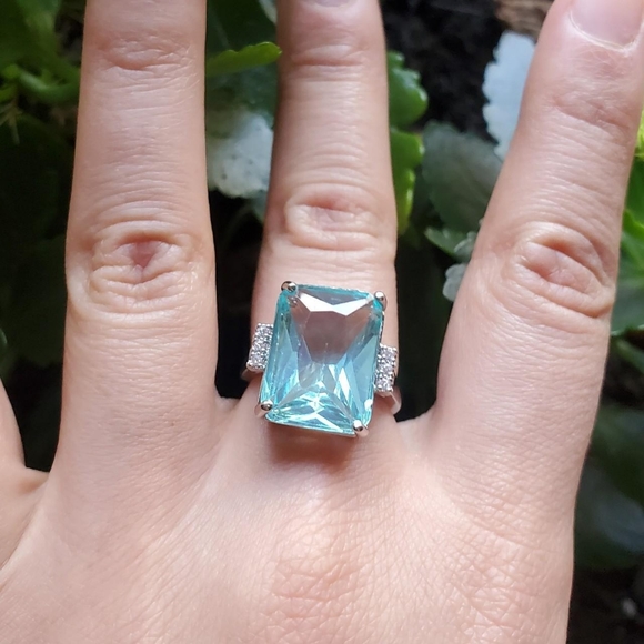 NWOT Silver Aquamarine Ring - Picture 6 of 16